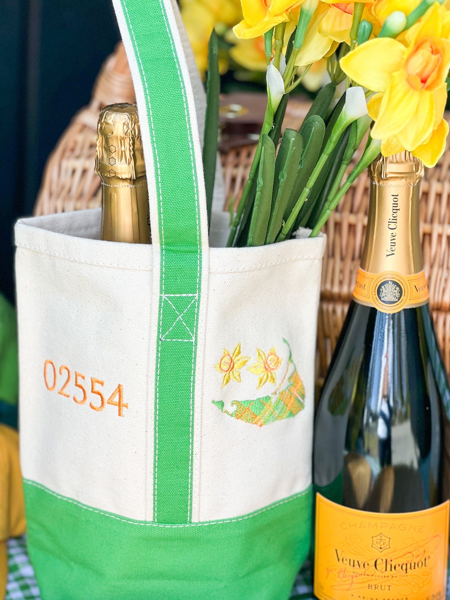 Nantucket Daffodil Wine Tote